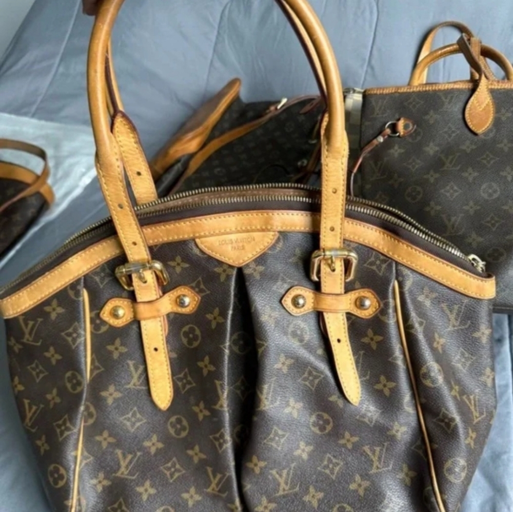 Louis LV monogrammed Tivoli Bag Purse